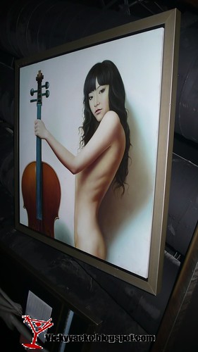 naked potrait with violin