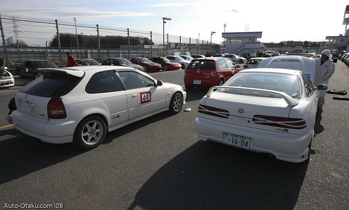 Championship White brothers DC2 Integra Type R and an EK9 Civic Type R