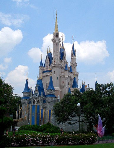 Disneyworld 30 May 2007-Magic Kingdom 131 crop