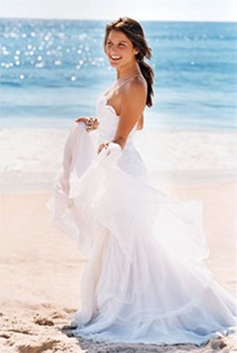 beach wedding photos. dresses for each weddings