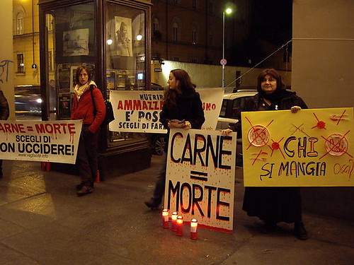 Uncaged Campaigns님이 촬영한 Italy - animal rights day protesters get the message across 1.