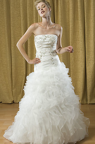 http://farm3.static.flickr.com/2299/2284562659_f5ec77d527.jpg?v=0-maternity wedding dresses_Hot_on_famous designer evening gowns_Wedding Dress Gallery