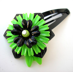 Green and Black Vintage Flowers Barrette