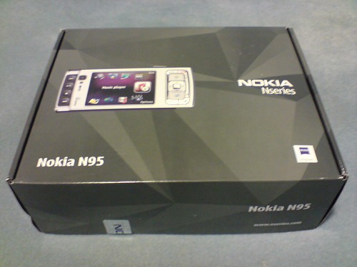 Unboxing the Nokia N95, US version – tnkgrl Mobile: Tech that Matters