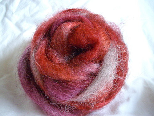Rosy red wool