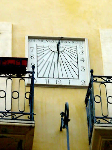 reloj de sol de la calle Bosseria