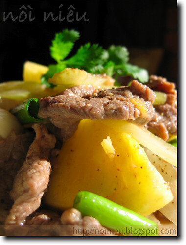 Vietnamese style stir-fried beef with pineaple