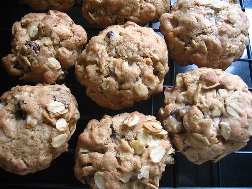 oatmeal raisin cookies via chattycha on flickr