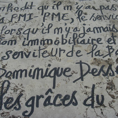 "Writing on the Pont de l'Alma next to the scene of Princess Diana's death" by UrbanDigger.com on Flickr