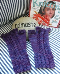 cable & twist mitts1