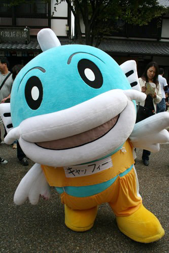 Yuru-chara ../ / Japan's regional mascot festival  :: "Caffy from Shiga Prefecture" [[ VIA Stan Sakai ..courtesy Mainichi Newspapers ]]