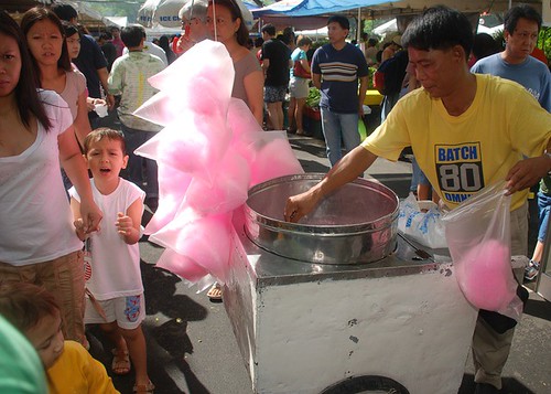 Salcedo market vendor cotton candy sweet fairy floss Pinoy Filipino Pilipino Buhay  people pictures photos life Philippinen  菲律宾  菲律賓  필리핀(공화국) Philippines    
