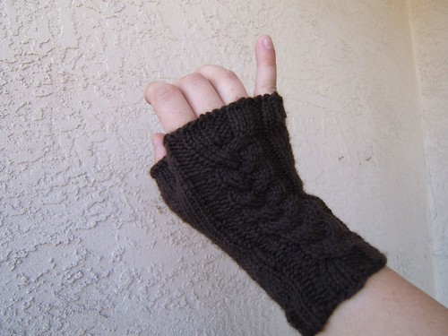 Cabled Gauntlets