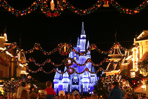 ... ANNOUNCED.....Best disney christmas photo! in Disney Fun and Games