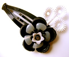 Black and White Vintage Flowers Barrette