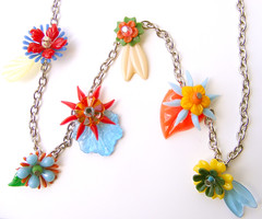 Rainbow Vintage Flowers Necklace 