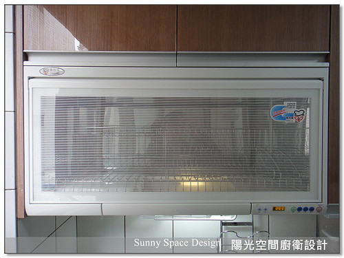 廚具工廠-新莊中華路二段林小姐一字型廚具：韓國石+木心板桶身+水晶門板-陽光空間廚衛設計