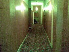 האוירה במלון (לפחות במסדרון)