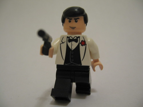  Lego James Bond (Pierce Brosnan Action Pose) 
