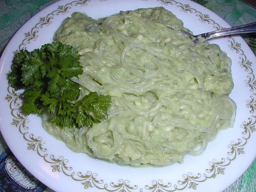 Kelp Noodles with Guacamole