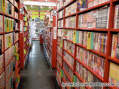 Rows and rows of comics in Mandarake