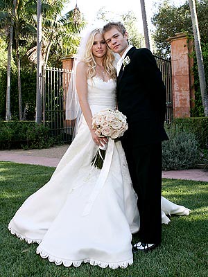 deryck whibley 2011. Lavigne and Deryck Whibley