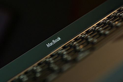 MacBook logo