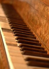 Piano (1 of 1)