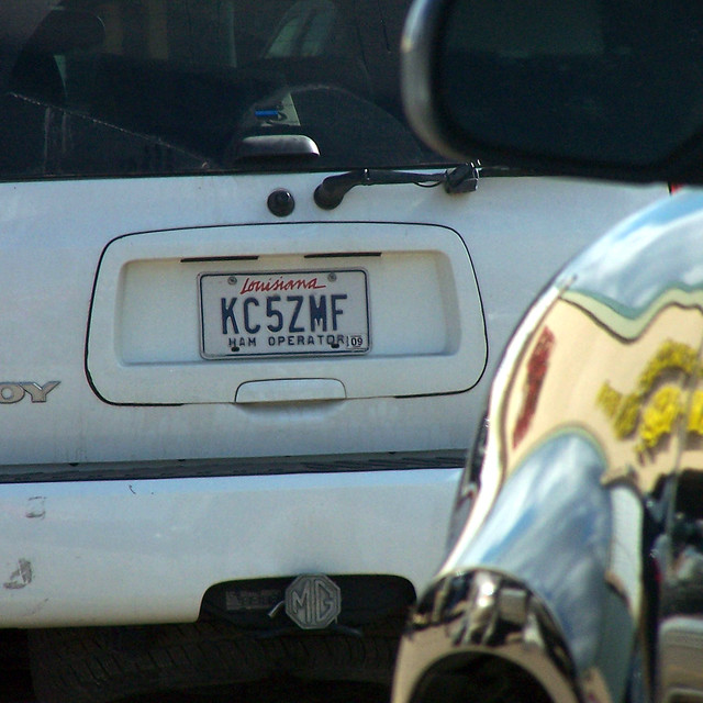 auto white la louisiana automobile lafayette tag plate licenseplate suv gmc 2007 envoy 3578 hamradiooperator specialtyplate kc5zmf