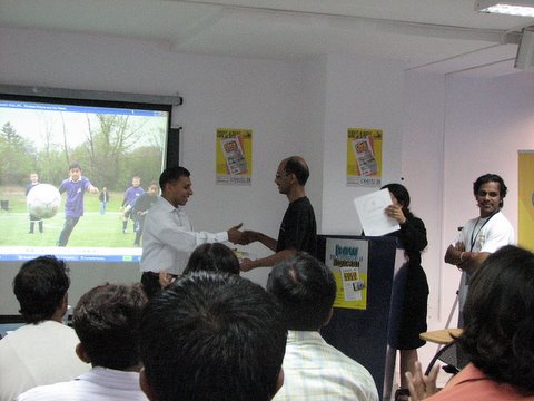 Viswanath Vittal getting his prize