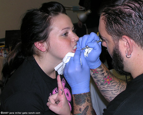 Rob Barnes Tattooing Avery's Lip Fest 6