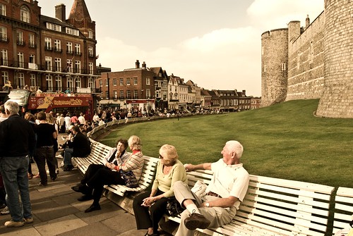 Windsor Castle + Tourists