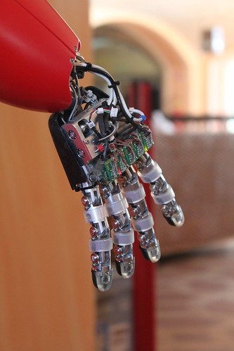 iCub robot hand
