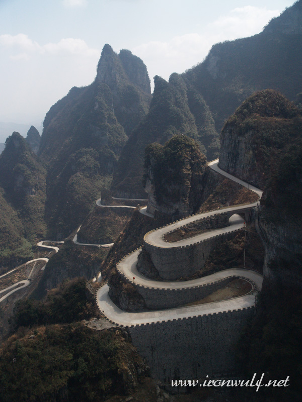 The long and winding road at Mt Tianmanshan