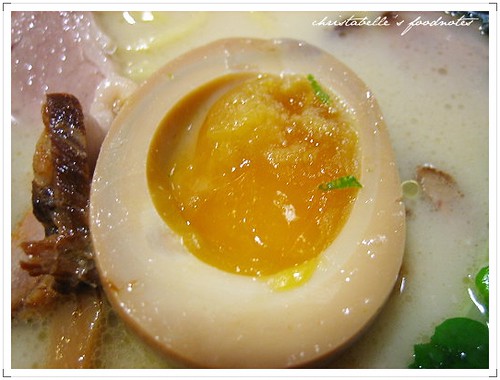 武藏野半熟玉子仔細看 a close look at soft-boiled egg