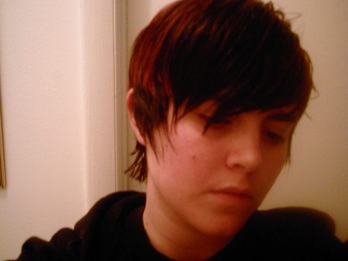 emo hairstyle picture. The emo hair is long towards