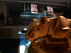 Shopwindow: Gold Nittany Lion