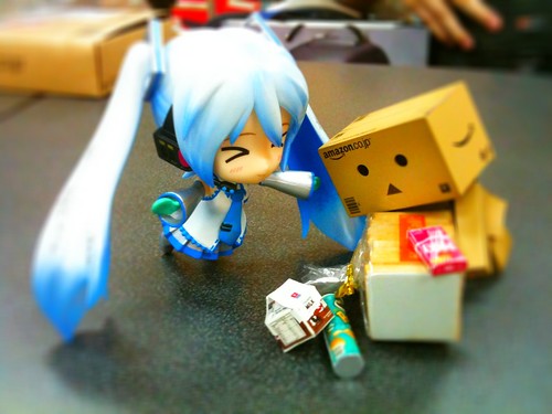 Danbo Tripped, Miku To The Rescue! by animaster