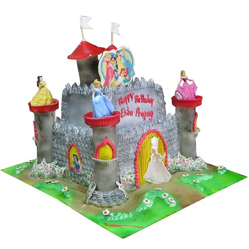 disney princess cake pictures. Disney Princess Castle Cake