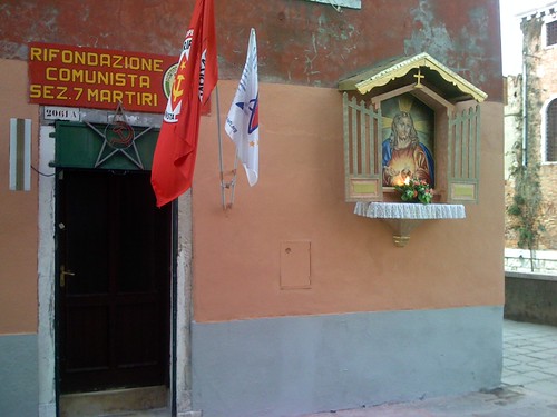 Communist Party in Venice, Alter Adjacent