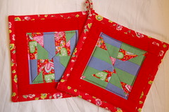 Red love pot-holders