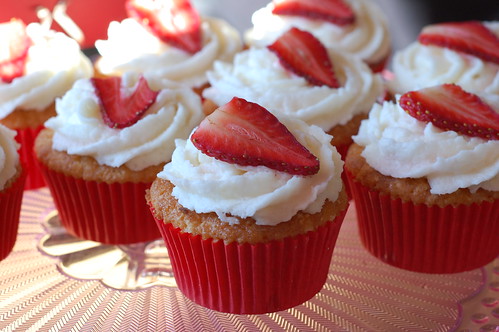 Strawberry Maroon Cupcakes