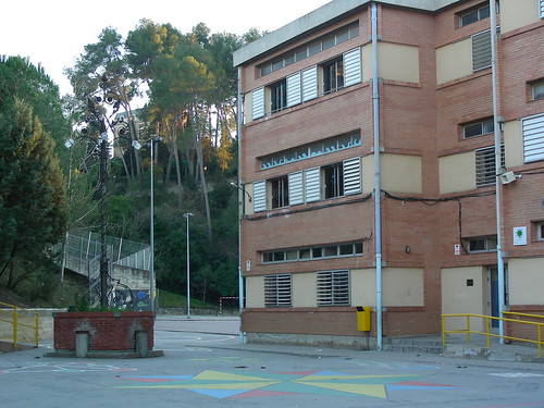 Farola del Colegio Montcau