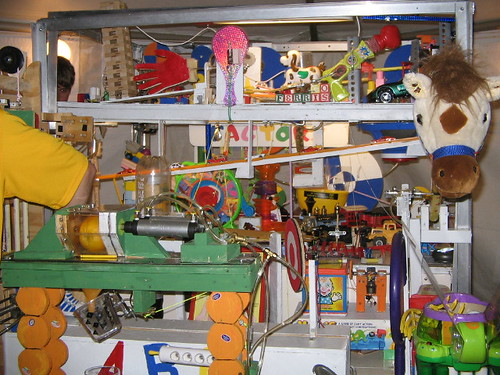 mÃ¡quina rube goldberg. by medea_material, on Flickr