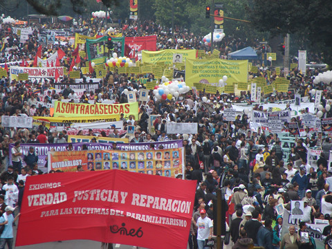 Colombia Marcha 6 marzo contra el paramilitarismo
