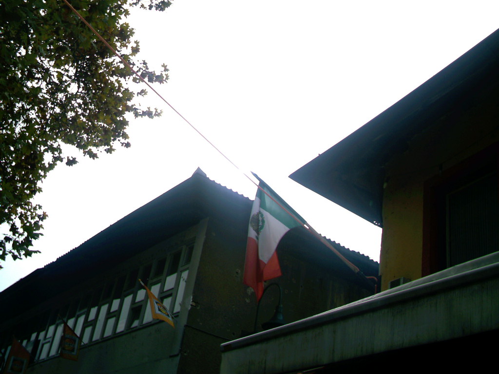 A better view of the Mexican Flag on 'Hacienda'