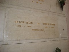 Gracie Allen & George Burns. (02/10/2008)