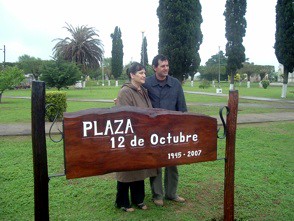 Plaza 12 de Octubre - Nilda Garelli junto a Edson Franco