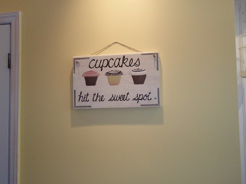 Cupcakes hit the sweet spot sign