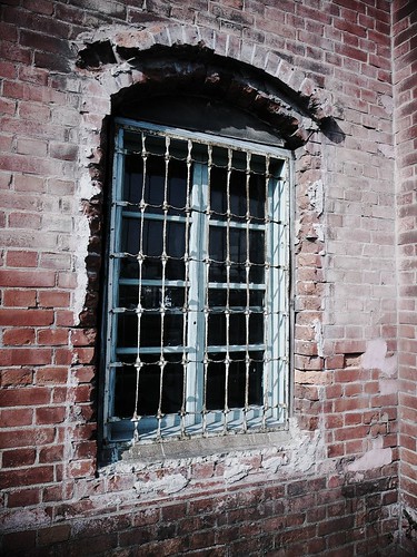 煉瓦倉庫の窓